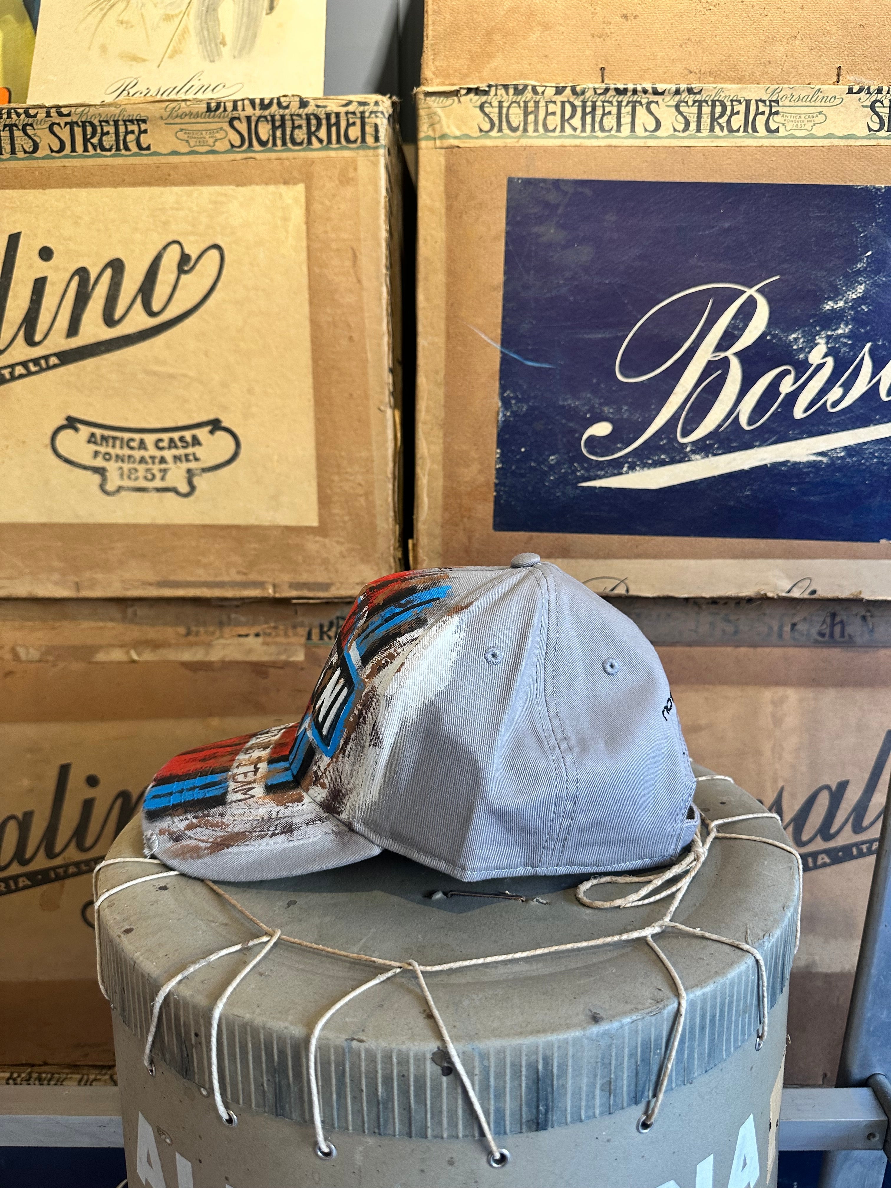 Cappellino disegnato a mano - Martini